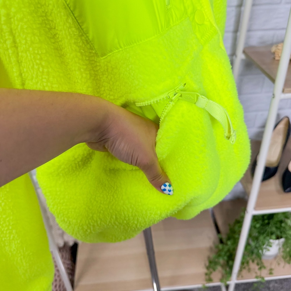 FREE PEOPLE NWOT Hit the Slopes Neon Fleece Jacket (M) - Picture 6 of 6